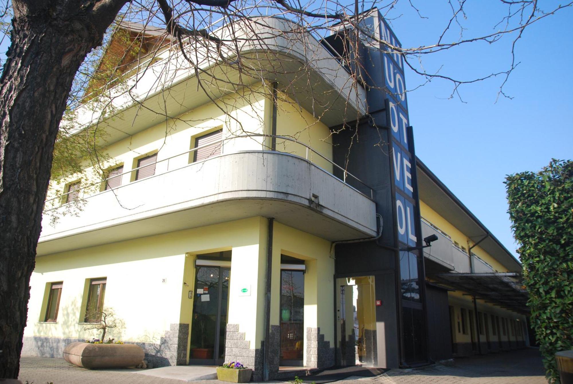 Nuovo Hotel ויג'באנו מראה חיצוני תמונה