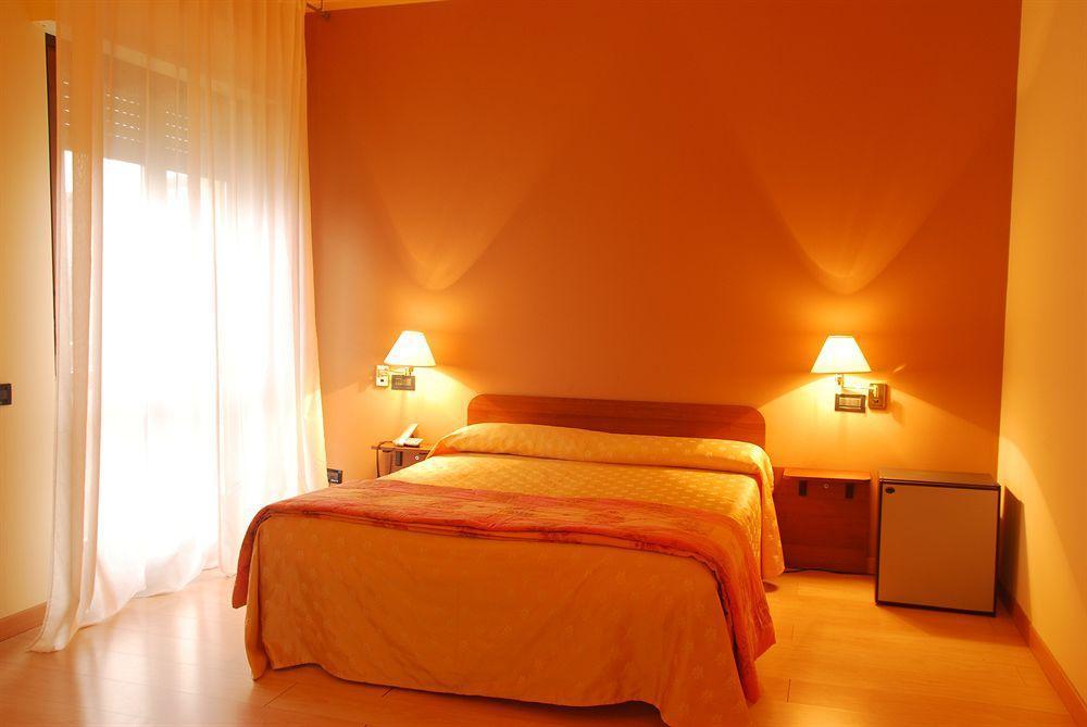 Nuovo Hotel ויג'באנו מראה חיצוני תמונה